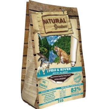 Gatos adultos de campo de grandeza natural e rio